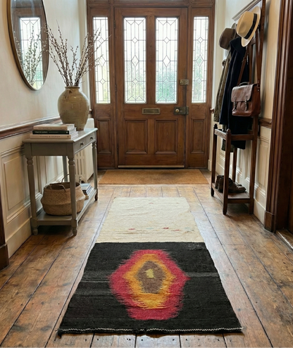 Aito käsinkudottu matto 100% luomuvillasta luonnonväreillä. Uniikki anatolialainen laatu ja tarina kotiisi